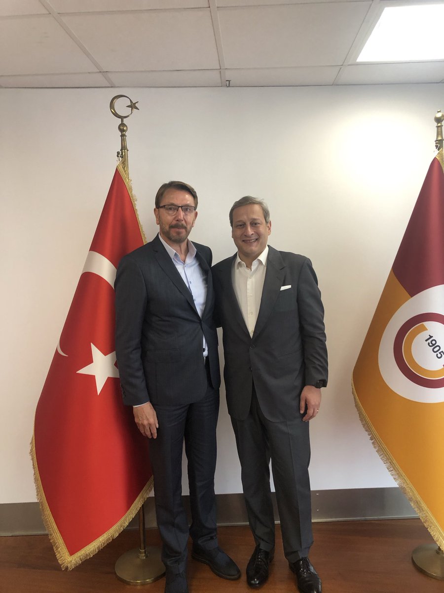 ubuyukhatipoglu's tweet photo. Genel Kurul Üyesi olduğum Galatasaray Spor Kulübü’mün Başkanı Burak Elmas bey’i 1905 Galatasaraylı Yönetici ve İş İnsanları Derneği Başkanı @ibrahimhatip kardeşim ile birlikte ziyaret ederek başarılar diledik.
@burakelmas_tr @GalatasaraySK @1905gsyiad https://t.co/w3Sm0rN6KS