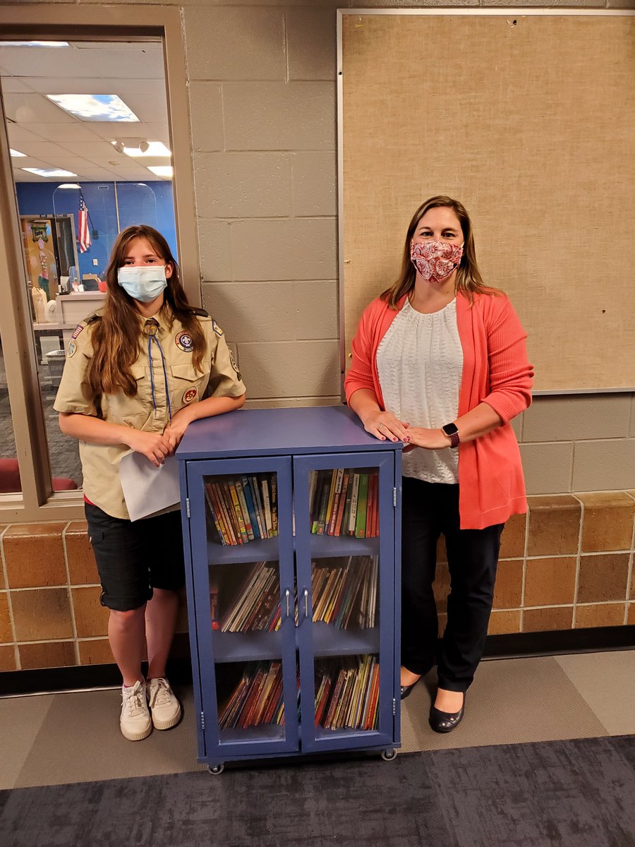 CHECK THIS OUT: <a href="/TPSTWest/">Topeka West HS</a> student Anna Newcome created a mobile library for <a href="/WilliamsMagnet/">Williams Science and Fine Arts Magnet School</a> for her Eagle Scout project! It looks great Anna! 
#WeAreTPS #ScoutsBSA