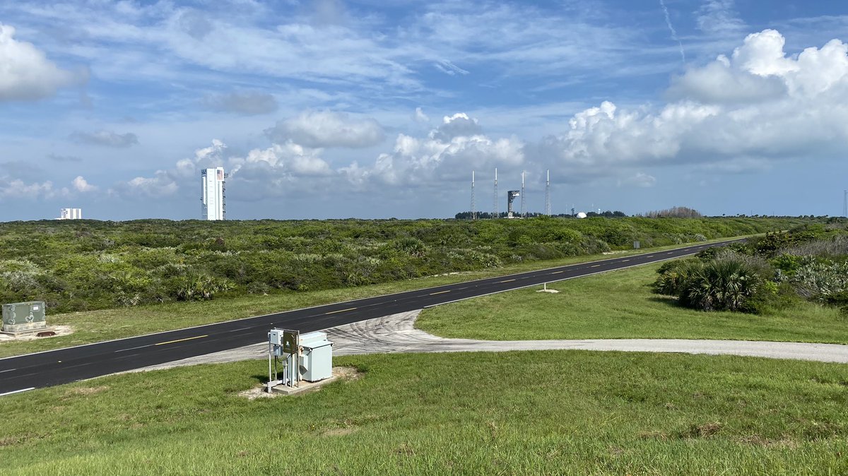 w_robinsonsmith's tweet photo. We were informed that there’s another delay to the rollout of the #AtlasV this morning.
@NASA says they are targeting noon to bring the Atlas V and #Starliner to the pad.
#News13Brevard #OFT2 #CommercialCrewProgram @gpallone13 @Jon_Shaban https://t.co/GB6PnBU61H