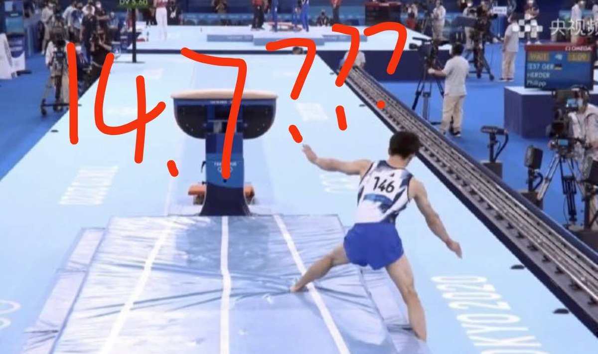 Tibettism's tweet photo. @Olympics @gymnastics @HsmtD_0807 @kohei198913 No, Hashimoto Daiki didn't do it. It was referees did it!! 👎👎���� https://t.co/I0OQELta1B