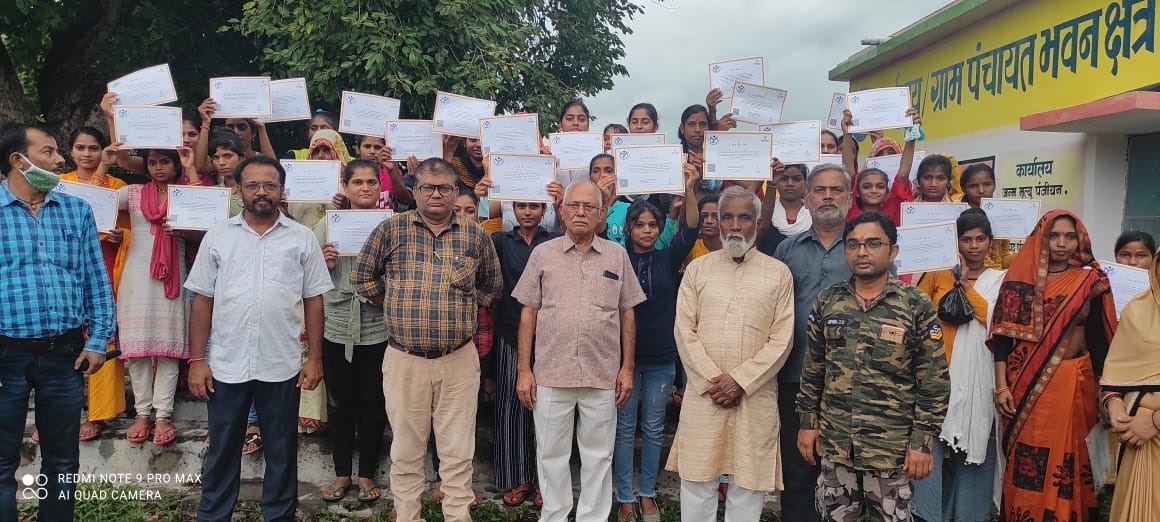 JssSidhi's tweet photo. स्वच्छता पखवाड़ा कार्याक्रम अगले चरण में आज दिनॉक 20.07.2021 को ग्राम कुडिया-रामपुर नैकिन में कचरा प्रबंधन पर कार्यशाला का आयोजन किया गया। @dpradhanbjp
@narendramodi @MSDESkillIndia #6yearsofskillindia
@RitiPathakSidhi https://t.co/tqg0S2G7jj