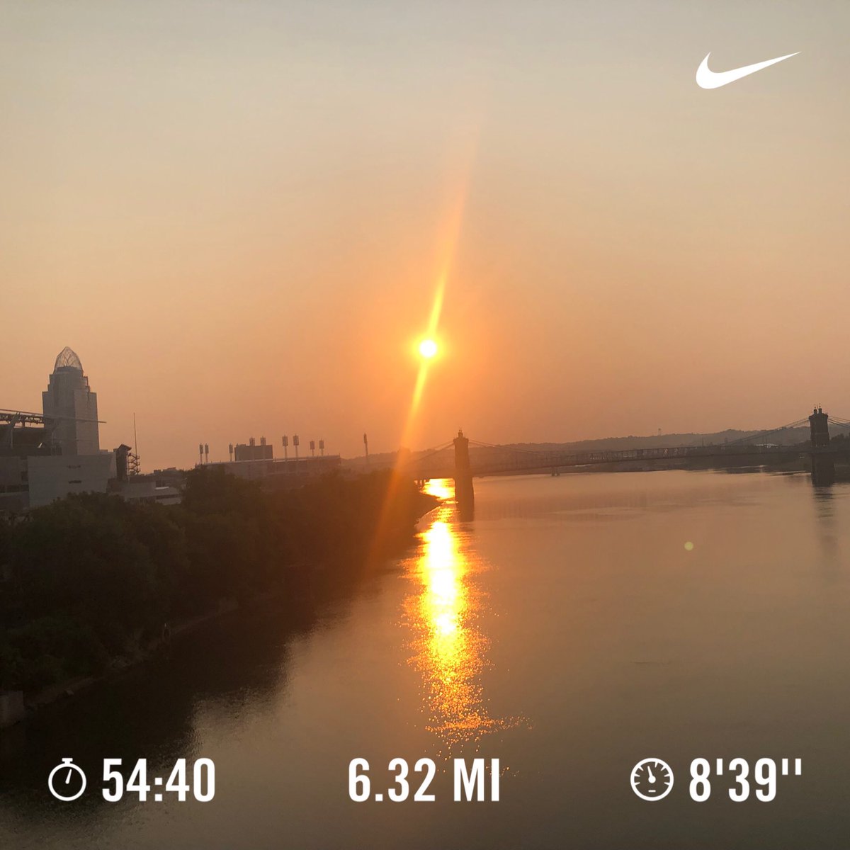 CBturnedHeel's tweet photo. Fasted morning cardio to catch the sunrise 🌅 #nikeplus #nikerunclub #ntrunning https://t.co/V0SMNeh8iR