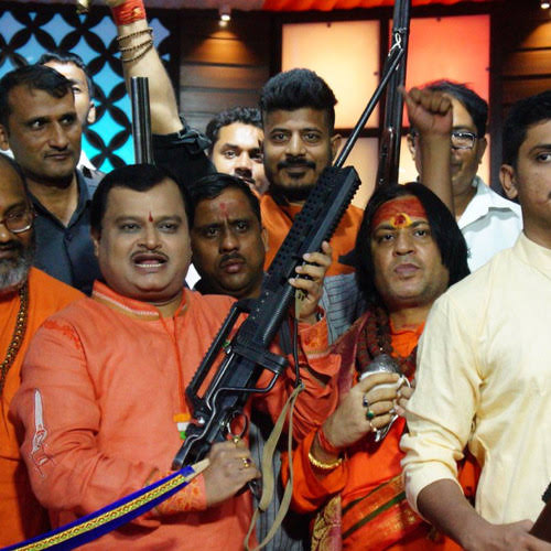 manishmaadam's tweet image. #ArrestSureshChavhanke He is not a reporter he is a TERRORIST and will burn whole INDIA into Riot. 

#ArrestSureshChavhanke