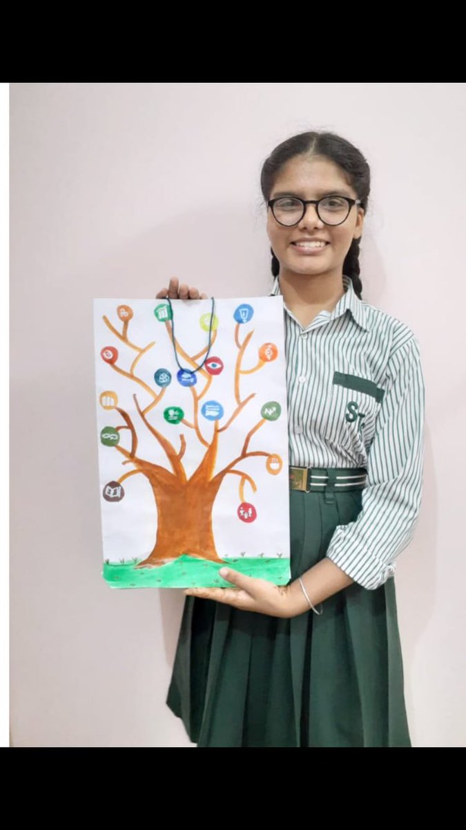 A very beautiful paper bag made by jasleen Kaur, student of grade 12A , encouraging others for less use of plastic bags
#SDGs #MicrosoftTeams <a href="/Prabhjo60556013/">Prabhjot Gill</a> <a href="/JasmeetReehal/">XOXO_jasie</a>