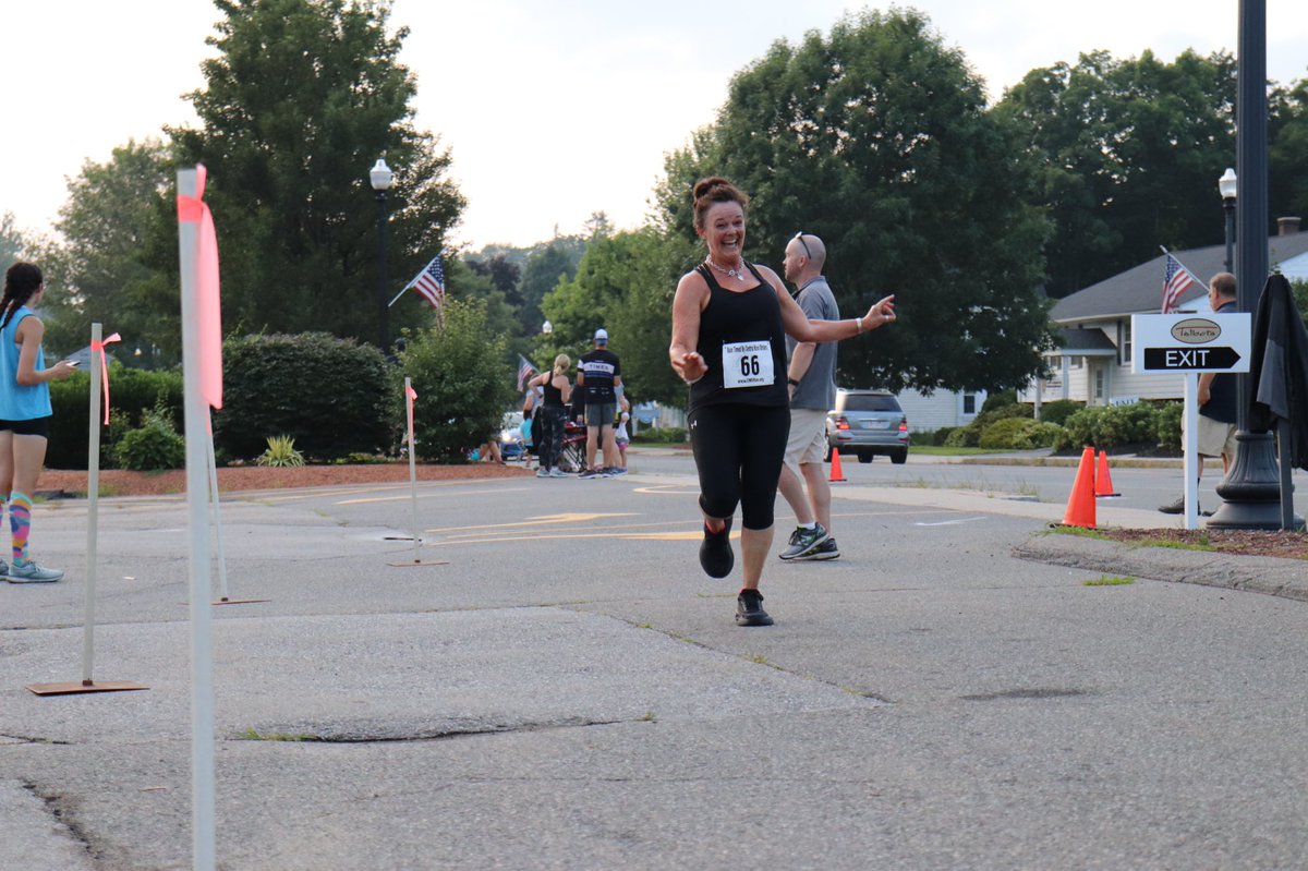 brendas_outside's tweet photo. Oh look the finish line. Woo hoo!!! So excited to have our local races back ๐ #womensrunning #run #worcesterma #liverace #finishline https://t.co/wPqykrCiCD