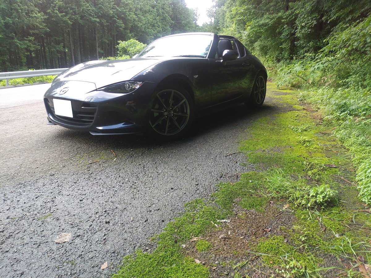 dml61za's tweet photo. #ロードスター乗りと繋がろう2021夏 
 #マツダ乗りと繋がろう2021夏 

ド純正、車高ちょい下げの黒RFに乗ってます。
山道大好き、高速の左側車線をゆったり流すのも好き、結局どんなシチュでもロドに乗れればＯＫ👍
あと、黒BLアクセラにも乗ってます♪

よろしくお願いします🙇‍♂️ https://t.co/UYGubZRUTW