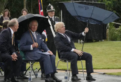 Not a good idea to invite a clown to a solemn occasion like the unveiling of a police memorial. #BBCNews #LBC #PoliceMemorial