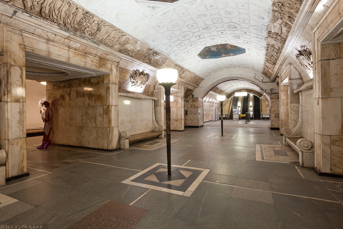 классический холл в отеле. вестибюль 4 буквы. метро комсомольская кольцевая снаружи. архангельское вестибюль. отель four seasons lion palace.