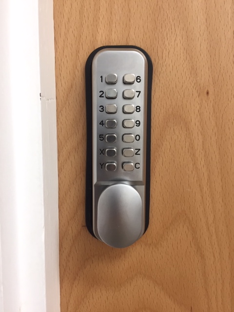 Our Surgical Skills Lab has a new digi lock so our Doctors in Training can fit their laparoscopy skills practice around their schedules at a time that suits them! <a href="/sashnhs/">SASH NHS Trust</a> #laparoscopy #teaching