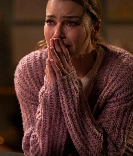 misschloedecker's tweet photo. who made my baby cry?!?!

also how can she look so beautiful even when she’s crying?!?!

#LuciferSeason6 #ChloeDecker https://t.co/rH4sH8MW2w