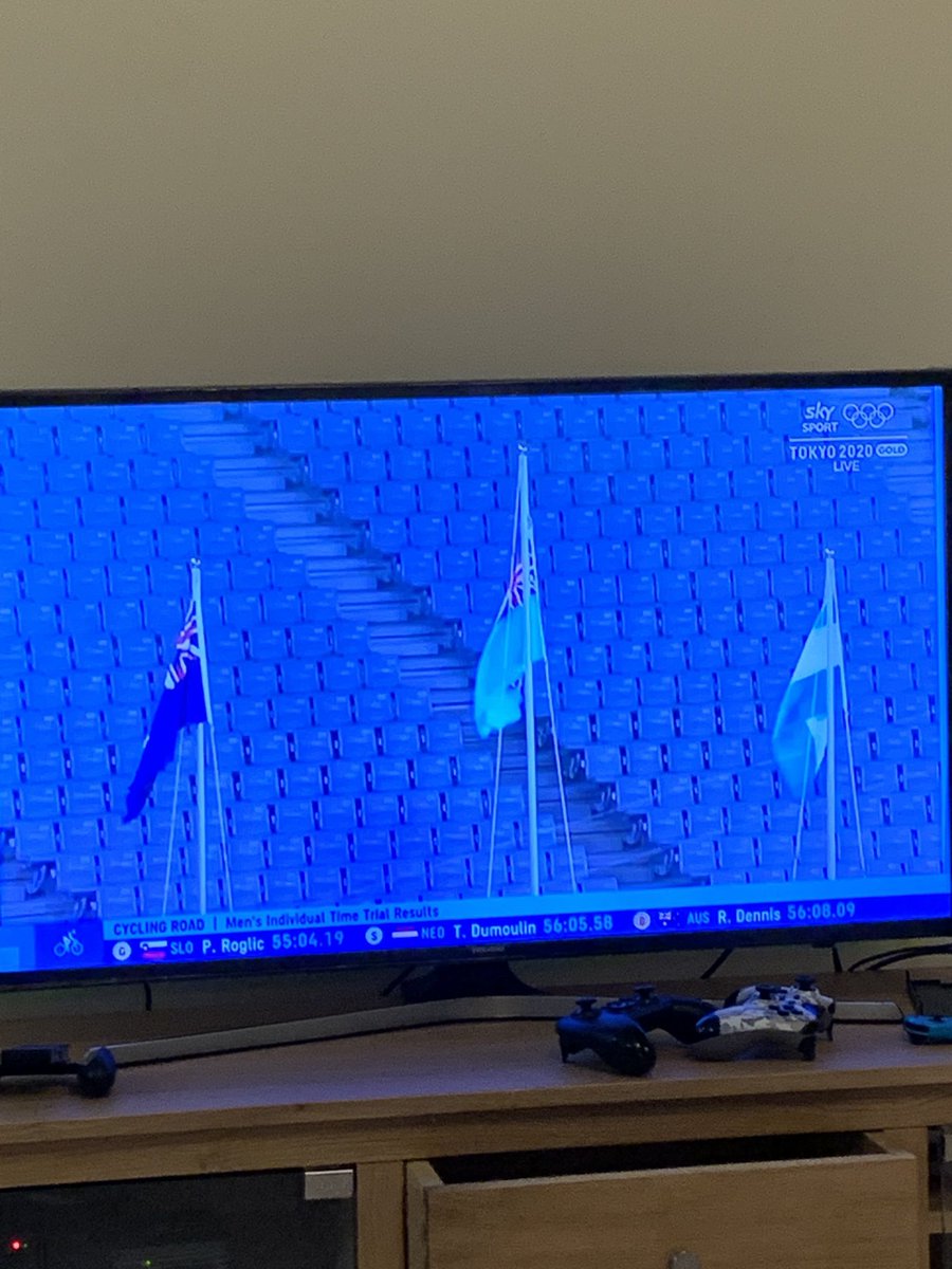 PaulWelsh_UK's tweet photo. I am filled with joy for a country I am proud to call home right now. Never before have I shed a tear on hearing another nation’s anthem. God Bless Fiji 🇫🇯 🏅 ❤️ https://t.co/QnEtoTHiOL