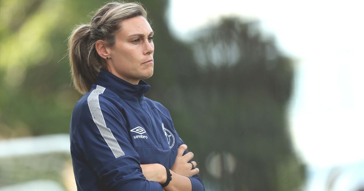 NPLNSW's tweet photo. As the only female head coach in the senior #NPLNSW Women’s competition, @emhusband6 is embracing the opportunity to be a positive role model for female footballers and aspiring coaches with @sydneyunisfc and beyond. 

Full Story: https://t.co/sGlvIkoeRi https://t.co/os14g3NnX3