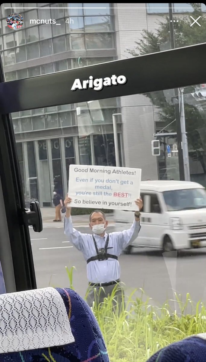 Is there a nation that takes hosting an event more seriously? As in, individuals taking it upon themselves to ensure guests feel welcome and supported. I doubt it 🥺 Man, I love Japan!  🙏🏼🇯🇵 

ありがとうございました

Image via <a href="/mcnuts_/">Harry McNulty</a>