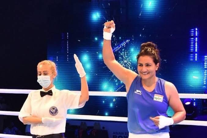 boxervijender's tweet photo. छोरी ने लठ गाड़ दिया 👊🏽 #PoojaRani https://t.co/tlOh3NHc3N