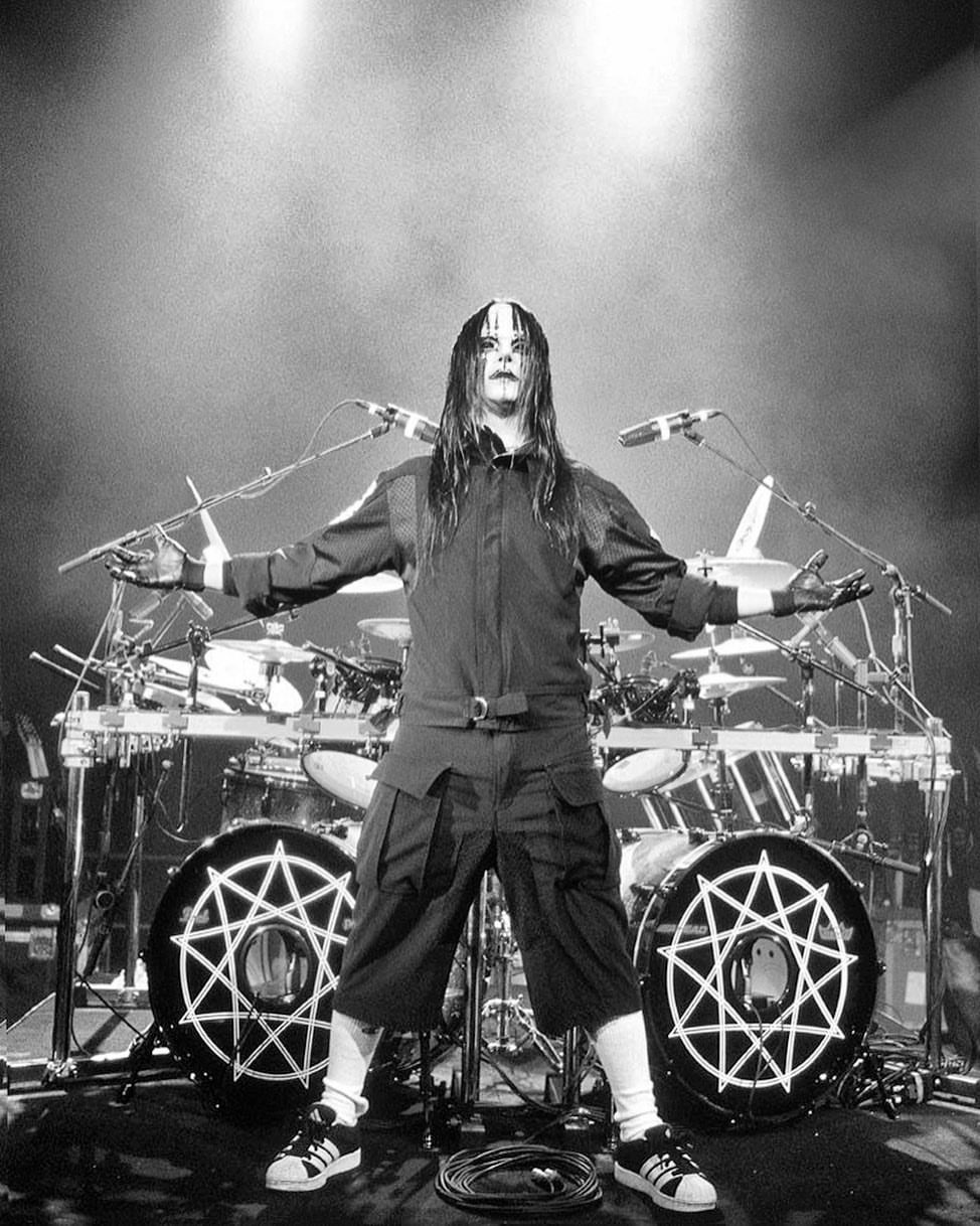 Lee Benecke on Twitter: "Only just heard about Joey Jordison 😞 From seeing Slipknot several over the years, incl. the iconic Disasterpieces show London, to seeing drum with Metallica