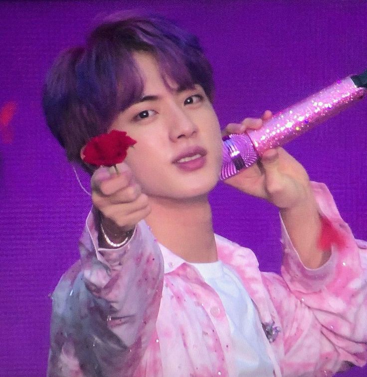 aigooaio's tweet photo. @seokjinmylabsss @GsangZ #WeLoveYouJin https://t.co/Rw7RkUlPpK