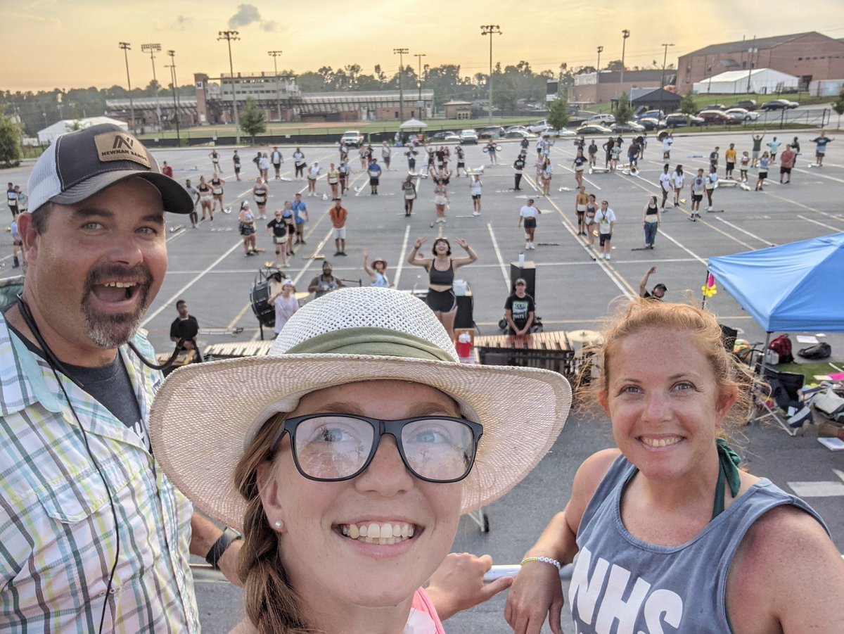 JRBDreamTeam's tweet photo. In the midst of adversity, keep pushing forward, and keep smiling. Control what you can control while taking time to appreciate the great things all around you. #NewnanStrong #ForNewnan https://t.co/1NceUZMzti