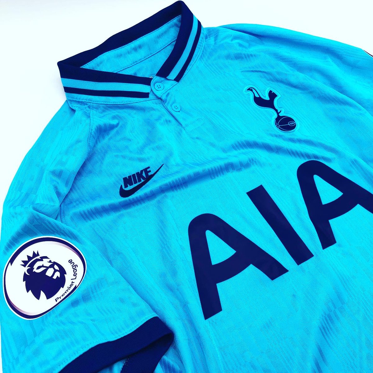 M1Ftballshirts's tweet photo. 20/21 Spurs Third Shirt printed with Son 7 with sleeve patch! โฝ๏ธ
#Spurs #TottenhamHotspur #Spursshirt #Son #PremierLeague #Prem #Football #Footballshirt #Soccer #Soccershirt #Soccer https://t.co/Yh7u84Eu7L