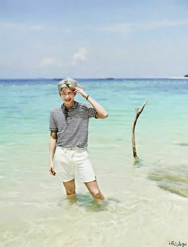 Santa_0104_'s tweet photo. When the view is KIM NAMJOON 
~ a beautiful thread https://t.co/pn6p1g2dFa
