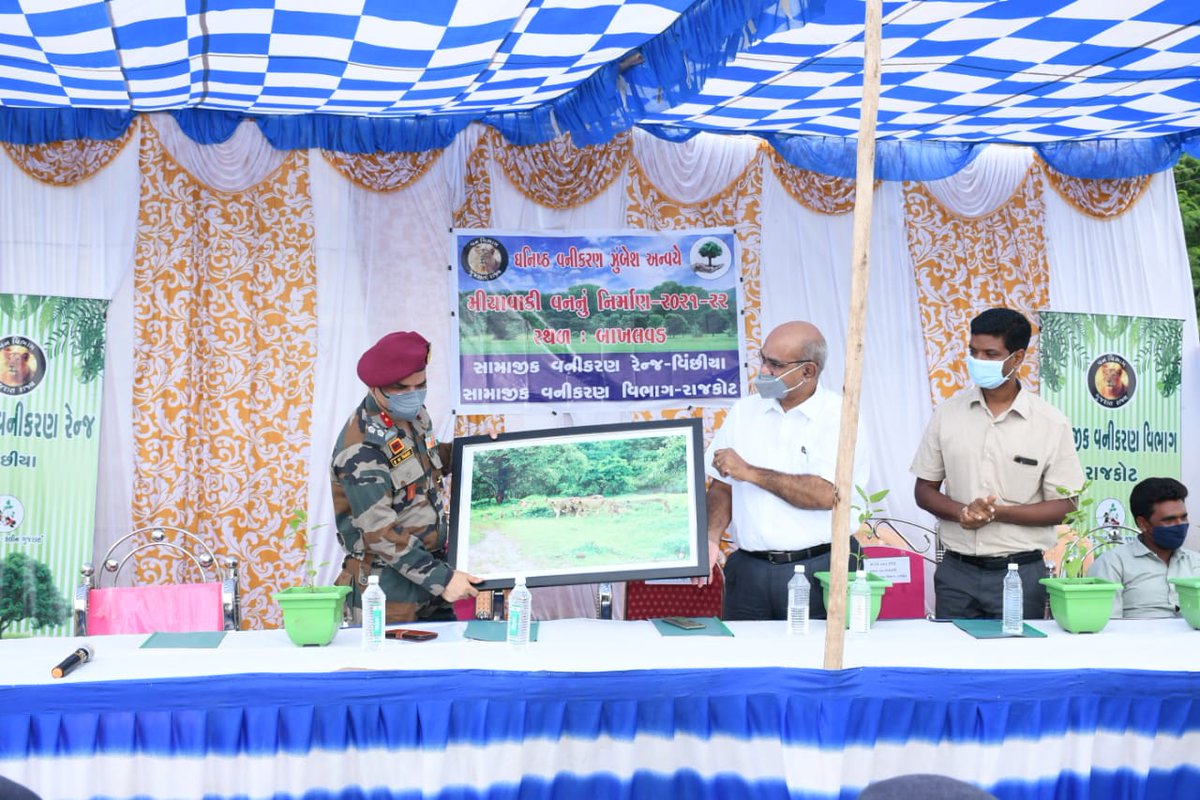 RajkotSf's tweet photo. Rajkot Social Forestry division created Miyawaki Forest in Bhakhalvad village , Jasdan Taluka with help of NCC cadets and Residents of The village,  3200 Seedlings of 45 diff. sps. were planted and the Villagers have taken vow to protect and conserve nature.#NatureConservationDay https://t.co/2D0duoSCk5