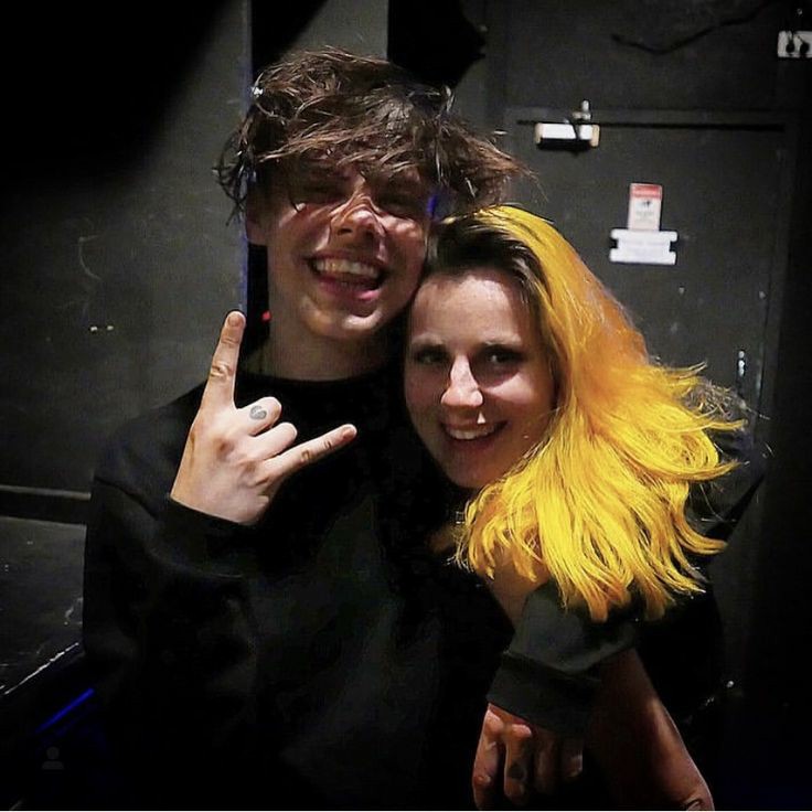 @yungblud @thisisaviva ever thought about collab?👀
