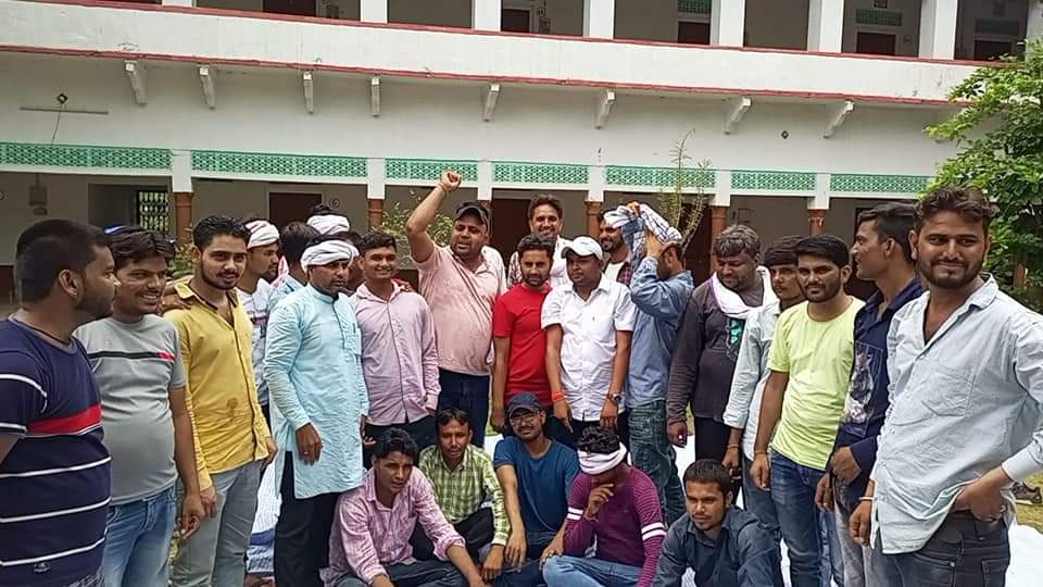 मीणा आदिवासी समुदाय का अपमान करने पर सुरेश चव्हानके के विरुद्ध राजस्थान में मुकदमे दर्ज होने का सिलसिला जारी। मैं राजस्थान की <a href="/ashokgehlot51/">Ashok Gehlot</a> सरकार से कहना चाहूंगा की अगर आदिवासी सम्मान के प्रति सजग व संवेदनशील है तो तत्काल इस व्यक्ति को सलाखों में डलवाये। #ArrestSureshChavhanke