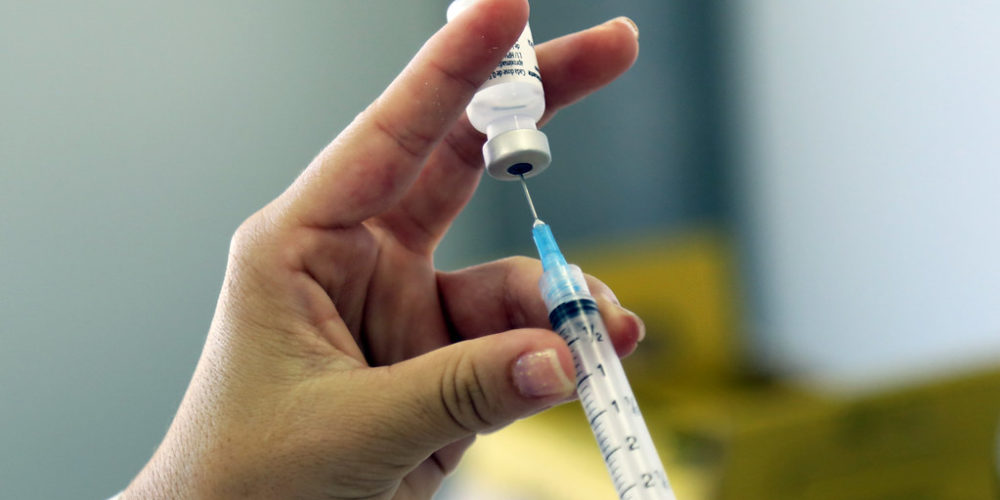 Barrie360's tweet photo. California and New York City will require government workers to get COVID vaccine or get tested weekly
#California #Covid19 #DeltaVariant #GovernmentWorkers #MandatoryVaccinations #NewYorkCity #WeeklyTesting
https://t.co/dN9mKHc21m https://t.co/lv7ufBZgNV