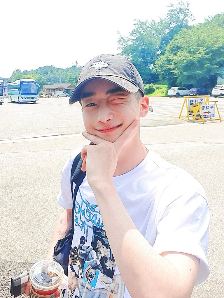 seungchyan's tweet photo. you just enlisted earlier but i'm missing you already. anyway, serve well and return safely, han seungwoo. don't get sick and stay safe and stay healthy. we'll be waiting for you. wish you all the best, i love you!!

@VICTON1109 @NewWorld_VICTON https://t.co/U4rH081gOg