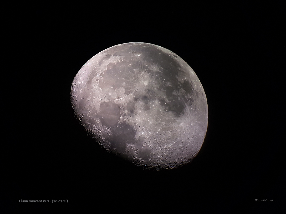 salutvilaro's tweet photo. @estelsiplanetes A veure si marxen els núvols. De moment la Lluna d'aquesta nit passada!  #MapaLluna #miremelcel 
Celestron NexStar 6SE - Samsung Galaxy S7 
https://t.co/B1CoLdge8o https://t.co/J132BI4Hhg