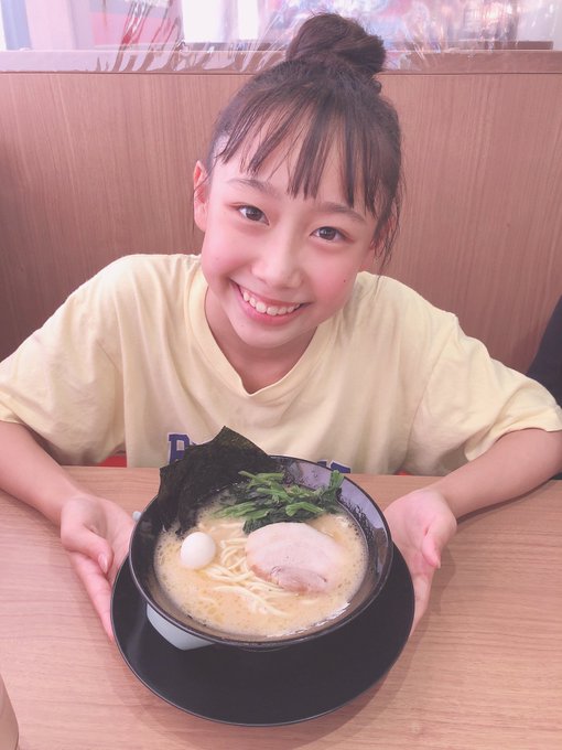 NananeのTwitter画像16