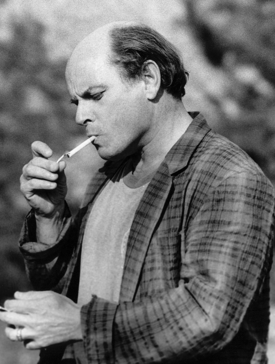 Le Pacte est triste d'apprendre la disparition du grand acteur et réalisateur Jean-François Stévenin, avec qui nous avions eu la chance de collaborer à la restauration de ses films Passe Montagne, Double Messieurs et Mischka.