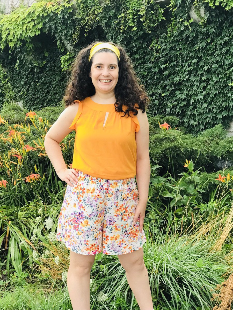 Storm24Jenkins's tweet photo. Photoshoot Fresh theme Summer Shorts Suits ! business garden vibes today off white blazer/shorts @hm top @nyandcompany super comfy @Nike Revolution 5 #lastnownextreads this new book @VictoriousJane on everyone’s summer reading!Drop a comment what kicks &amp; books u rocking? https://t.co/QsWFZrfhej