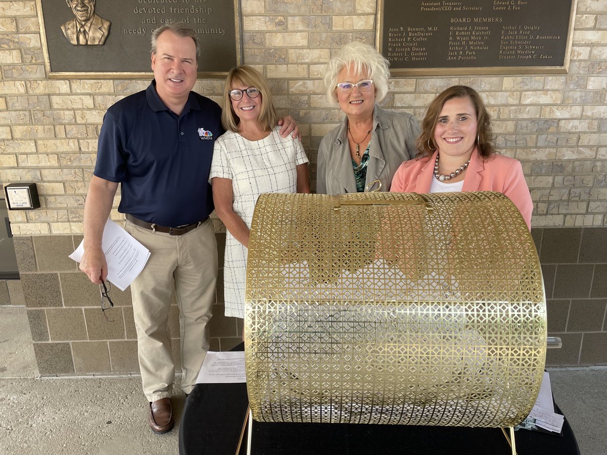 TerryMcFadden's tweet photo. Had the honor once again to draw the winning ticket for @getREALServices Real Big Raffle for a 25-K room makeover from Peacock. Congrats to grand prize winner Kathleen Stegmaier! Proceeds benefit @getREALServices Meals on Wheels program. https://t.co/aHECQUqXGQ