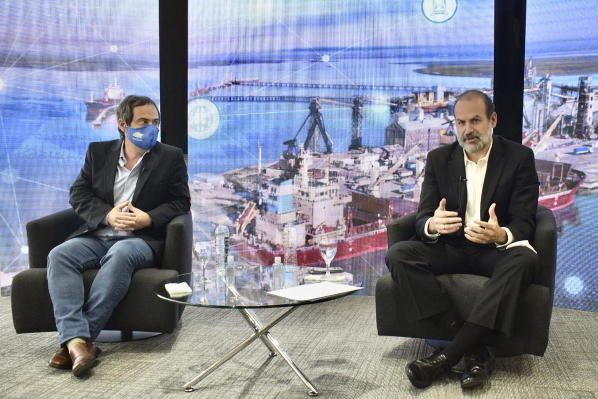 fsusbielles's tweet photo. Es un orgullo apostar a los emprendedores y PyMES de nuestra ciudad y diversas partes del país para continuar construyendo un Puerto inteligente, eficiente, sustentable e integrado con su comunidad 🙌
#SmartPortLab #PuertoInnovador #PuertoBahiaBlanca #PuertosBonaerenses https://t.co/I8ZsxBUHr3