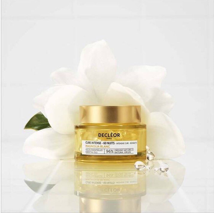 Spa_Illuminata's tweet photo. 📍We have a new kid on the block📍
WHITE MAGNOLIA ANTI-AGEING INTENSIVE CURE NIGHT CREAM by @DecleorUK 
On sale in the spa boutique~hurry whilst stocks last 🚗 
#decleor #faceproduct #face #beauty #beautifulskin #youth #loveyourskin #londonspa #mayfairspa #mayfair #spailluminata https://t.co/IYItgsPn7u