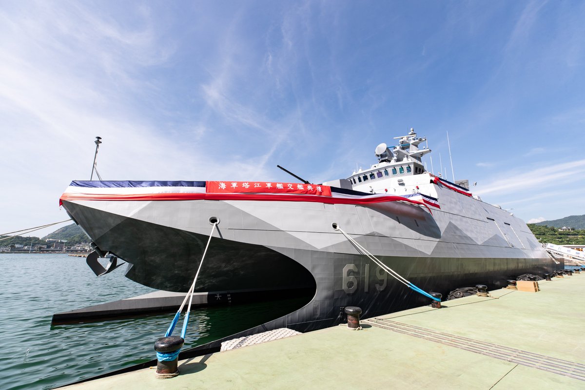 MoNDefense's tweet photo. #ROCNavy has received #TaChiang, the improved stealth multi-mission #corvette. Ta Chiang’s versatility and asymmetric capability will be put to good use by our sailors to #ProtectOurCountry! https://t.co/Jifuf27Dde