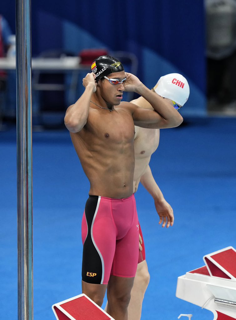 ✅ ¡Hugo González (<a href="/hglezoliveira/">Hugo González OLY</a>) se clasifica para semifinales del 200 estilos tras lograr la 11ª mejor marca! 👏

⌚️ El nadador español hace una tiempo de 1:57.61. 

¡Sensacional, Hugo! ¡Enorme! 🙌

#ElCorazónDeEspaña <a href="/RFEN_Oficial/">RFEN</a>