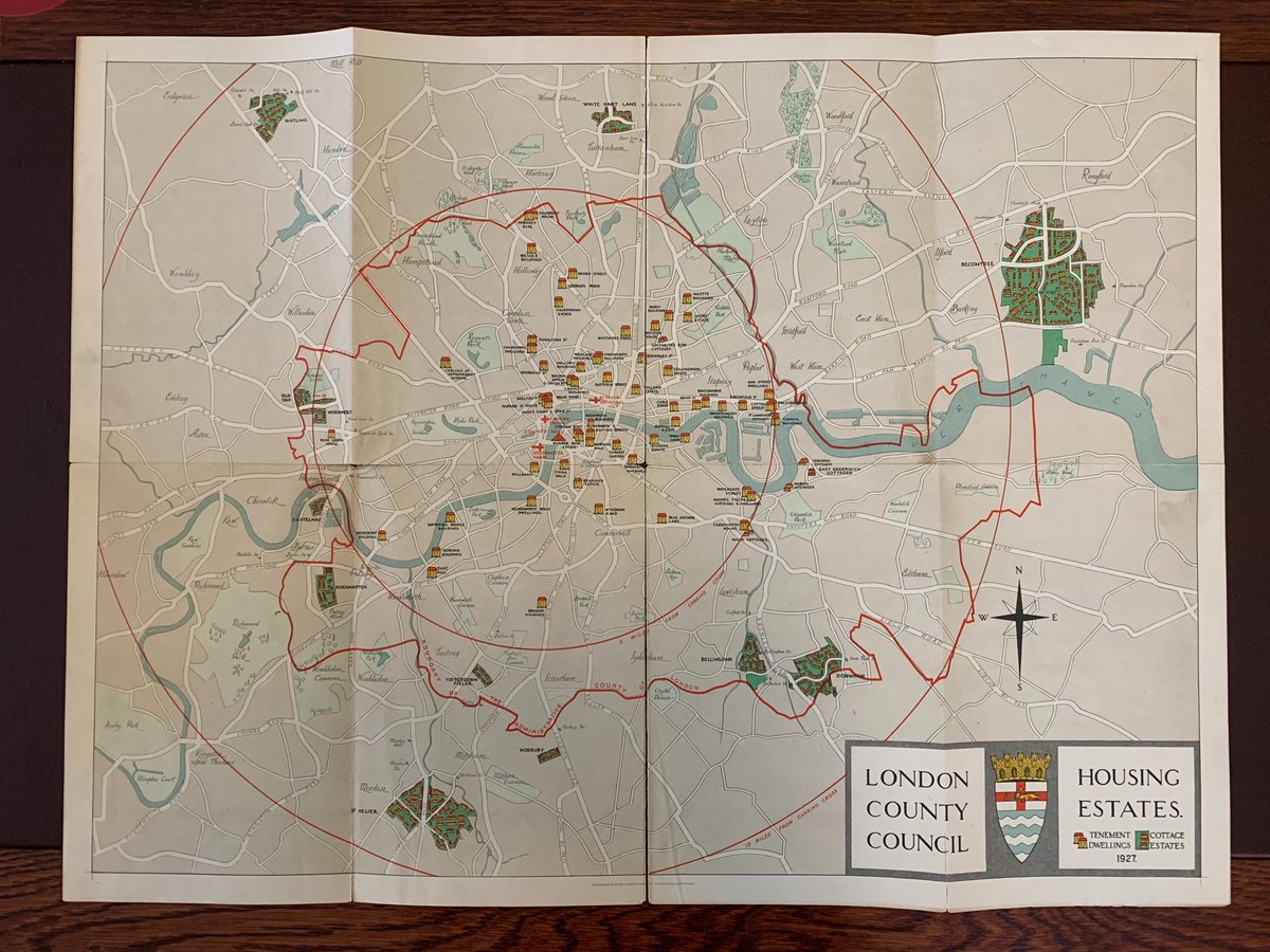 OSaumarezSmith's tweet photo. The book I'm reading comes with this very pretty 1927 map of the London County Council's Housing Estates, showing both inner city tenements out-of-county cottage estates. https://t.co/0VnN4Ir9bT