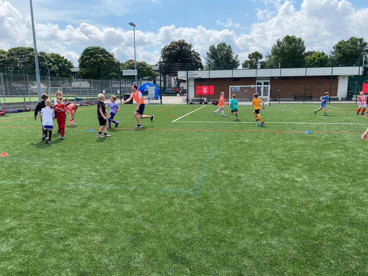 HullUniSport's tweet image. Team GB Olympic medal winning rower, @matt_langridge8 taking part in an activity at the @UniOfHull to help with fundamental movement in Football 🏅#GetUpGetActive #IAmTeamGB #HullSport #Hull #UoH