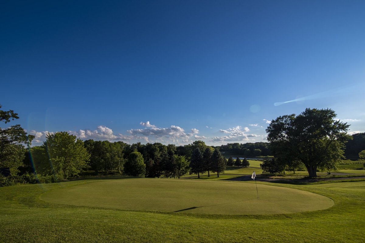 The Royal Club tweet media