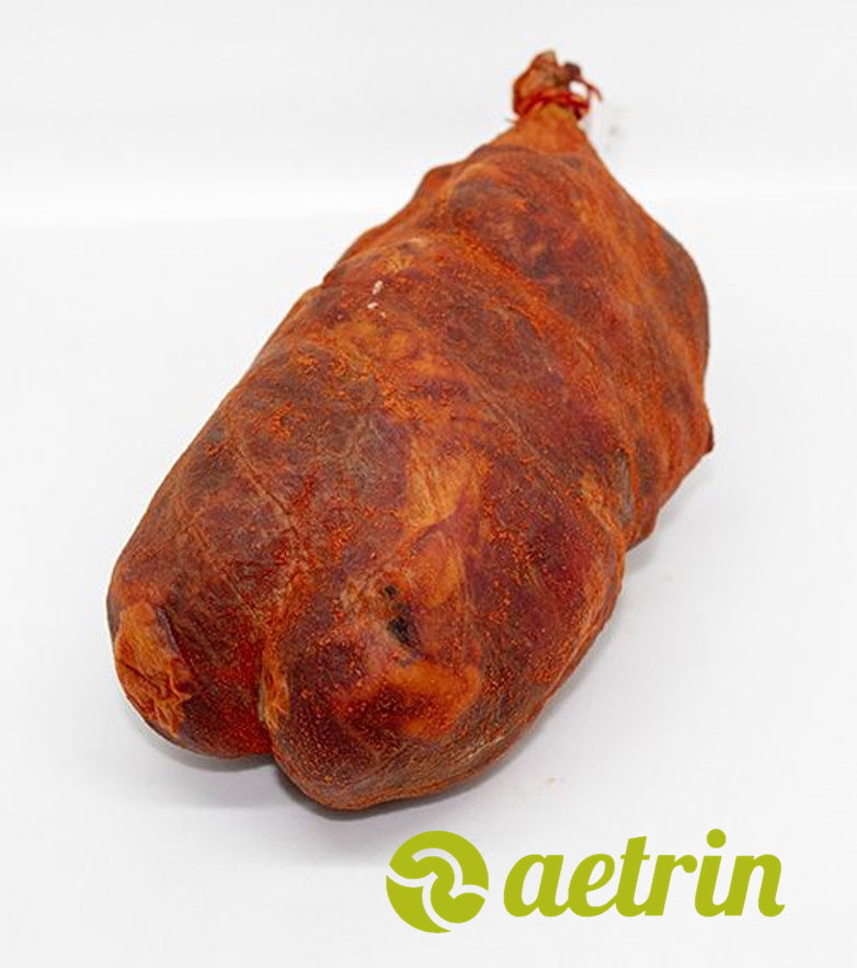 Aetrin_Esp's tweet photo. El Botelo, conocido también en algunas zonas de Galicia como Butelo, es el producto cárnico resultante de la mezcla de carne de cerdo adobada y embutida en ciegos, estómagos o vejigas de cerdo. https://t.co/QCcPYA1Xtf