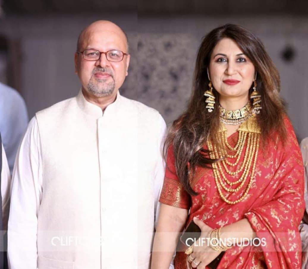 MKhawarNazir's tweet photo. فَبِأَيِّ آلاءِ رَبِّكُمَا تُكَذِّبَانِ 
Wedding function in Multan 
الحمدللّٰہ 
شکریہ بیگم
اللہ ہم سب کو خوشیوں کو محسوس کرنے اور ان کی قدر کرنے کی توفیق نصیب فرمائے۔ آمین 

#weddingClick  #DrMKhawarNazir #SmileClick #Smile #AfshanKhawarDiary  #ShukariaBegum #BostonAesthetics https://t.co/YIZVNMkHxb