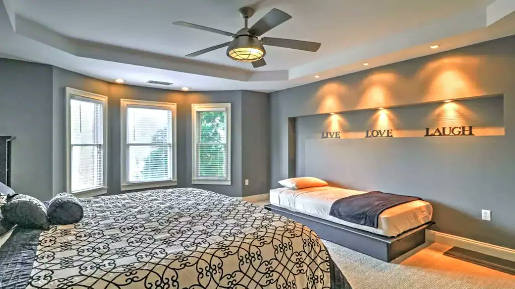 luxuryatlantap1's tweet photo. Bedroom 4 - King and Twin Beds
https://t.co/oNacGa6Xr0

#findhomeaway #luxuryatlantaproperty #beachlife #vacaciones #holidayrentals #vacationmodeon #luxury #airbnblove #vacationgoals #summer #holidayhome #nature #vacationrentalbyowner #airbnblife #themeparks #villarentals https://t.co/GZfTwIYG5s