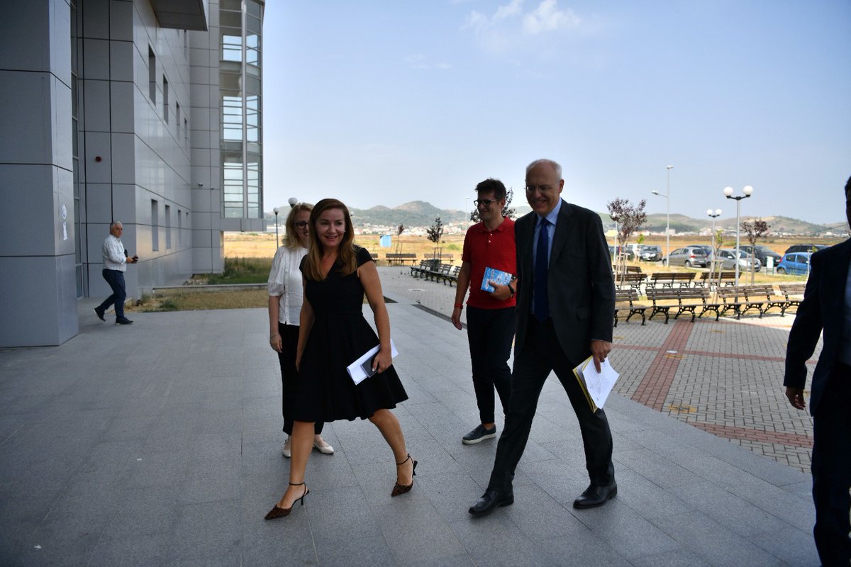 xhrakipllari's tweet photo. Ambasadori i Gjermanisë Peter #Zingraf dhe Përfaqësuesi i @UNHCRAlbania në Tiranë, z. Pablo #Zapata, morën pjesë në një aktivitet të organizuar në @UAMDofficial me rastin e 70-vjetorit të Konventës së Gjenevës për Refugjatët.
Link: https://t.co/zMnMcnEOiH
#UAMD #WithRefugees https://t.co/1P8WMeZbmg