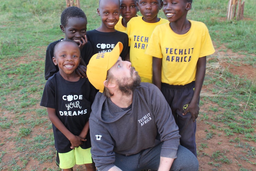 WeCodeDreams's tweet image. We brought Code Your Dreams to Kenya with our @techlitafrica partnership! 🎉 #codeforgood