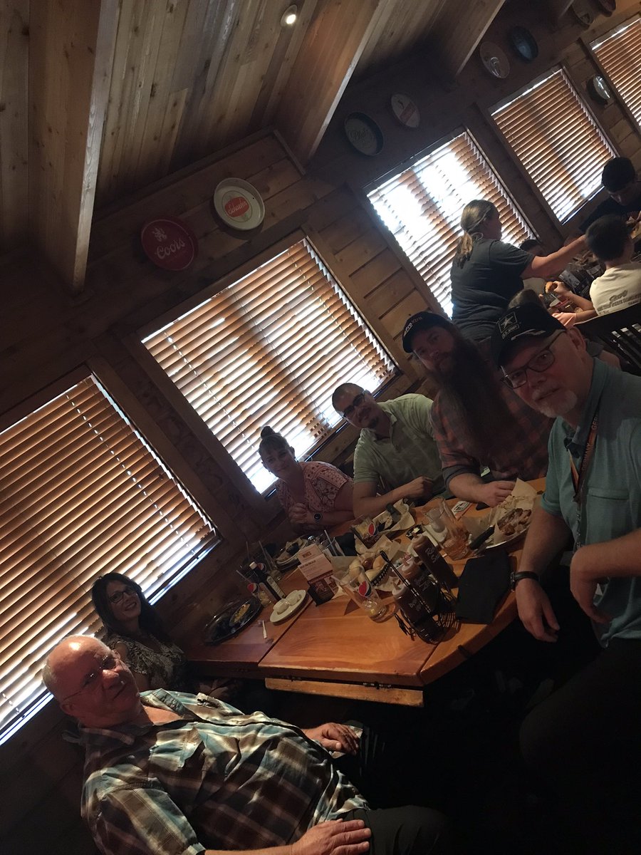 1541 wanted to recognize DC Mike, customer called the store to share a great experience they had. Took him to lunch, gave him a Homer!  I joined and gave Travis of D30 a Homer, he puts in many leads that result in sales. We all ate well and I just want to thank store leadership!