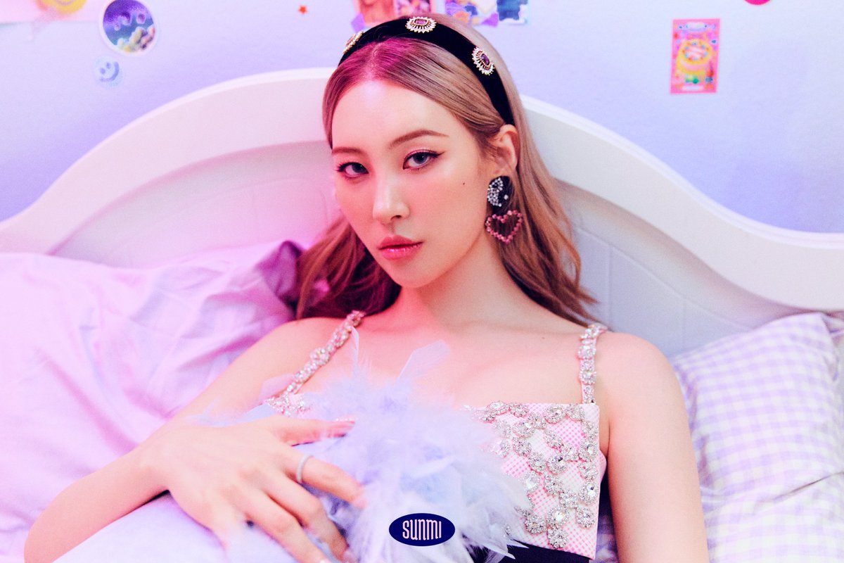 official_sunmi_'s tweet photo. [CONCEPT PHOTO 02] 

SUNMI 3rd MINI ALBUM [1/6]
2021.08.06 18:00 (KST) 

#선미 #SUNMI 
#6분의1 #one_sixth 
#You_cant_sit_with_us https://t.co/SM2nxuzcYc