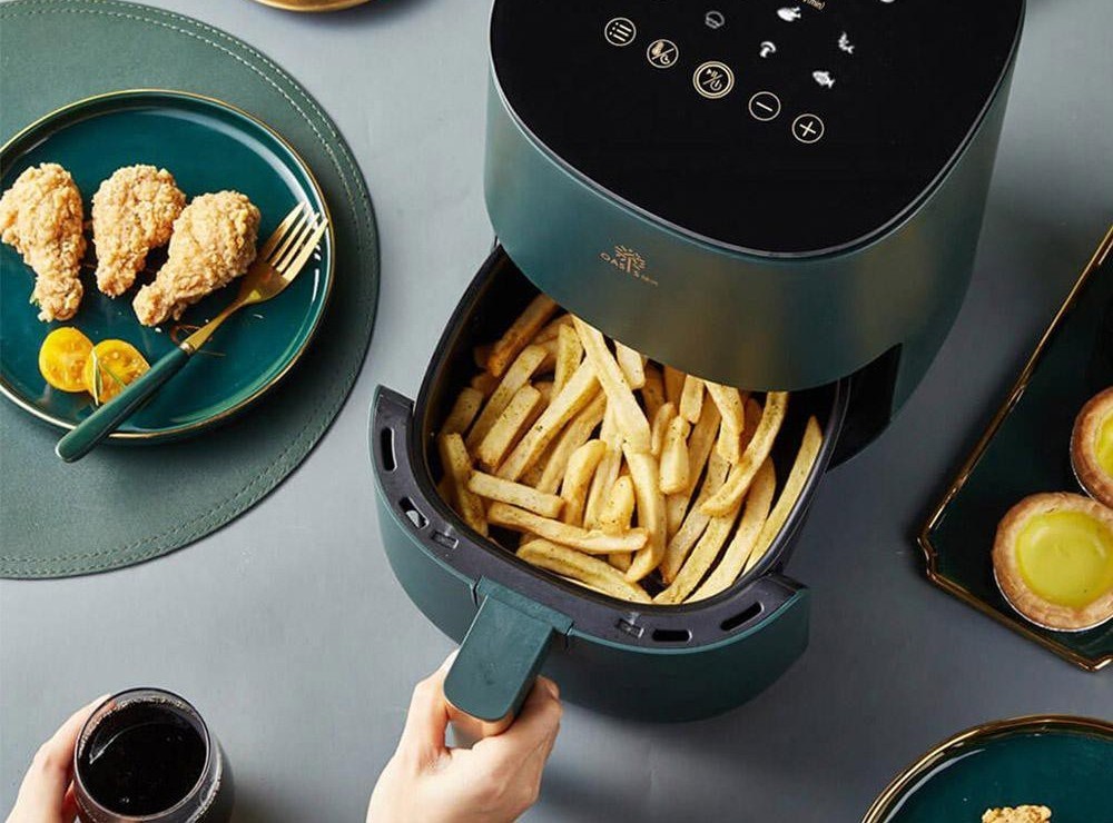 iNerd__'s tweet photo. Air fryer ni paling function time tengah malam. Sebab time tu confirm semua tengah malas nak masak tapi lapar 😂

So i nak suggestkan 10 jenis air fryer baik &amp; tahan lama. Harga semua bawah RM250 https://t.co/FfJUuC07Y3