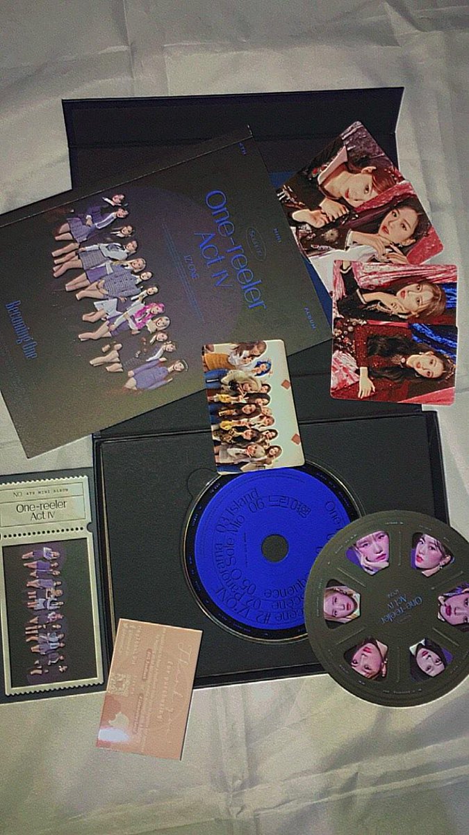 Chrls_bryn's tweet photo. I got my iz*one babies from @heyseoul_ph thank uuu so muck ,I luv the inclu and freebies♡‿♡(sorry di ko na include sa pic yung mga stickers,but they're so cute)(◕દ◕)
#HS_Feedback #SalamatHeySeoul https://t.co/K27Q3C5a66