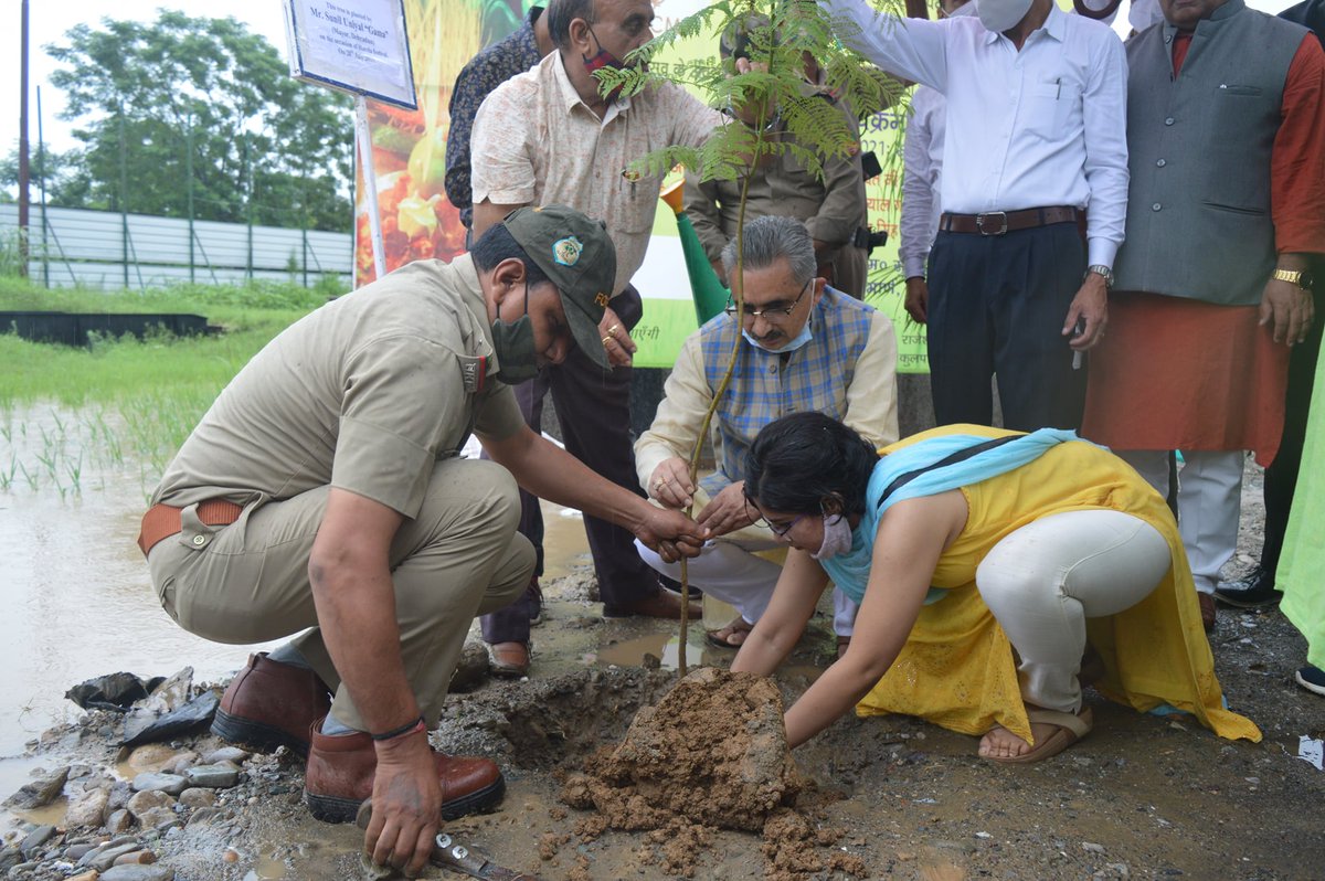 subhartigroup's tweet photo. Best wishes to all on the occasion of #Harela
We celebrated with a tree plantation at #SubhartiHospital, #Dehradun with Dr.Harak Singh Rawat (@drharaksrawat)- Cabinet Minister, Government of Uttarakhand as the chief guest of today's program. learn more at https://t.co/vjtwLcDgBZ https://t.co/fi6vhEXe7u